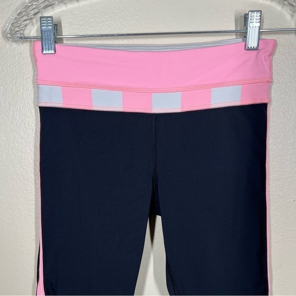 Lululemon Up The Pace Crop Leggings Black Steep Stripe Bleached Coral Size 4 - Picture 3 of 9